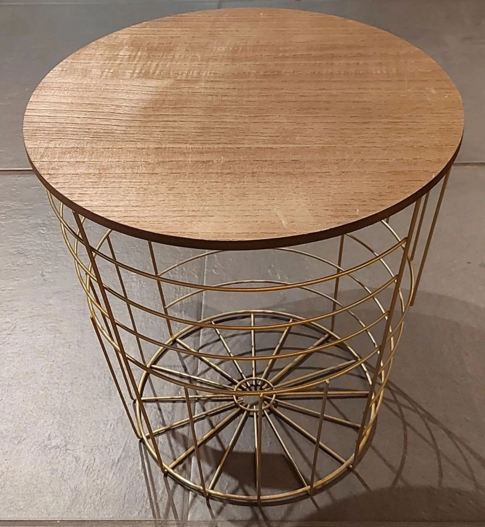 Mesa de apoio / cesto de arrumação novo com etiqueta 